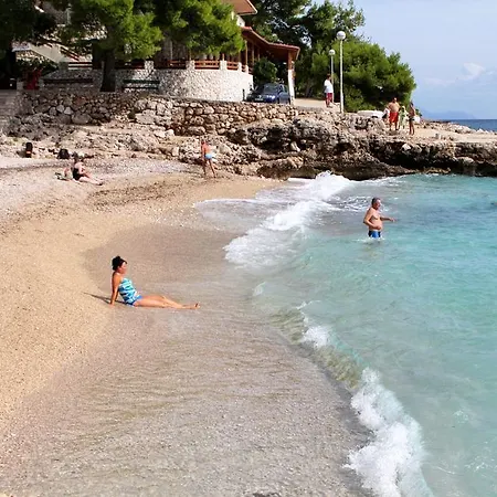 Ivan Dolac 8734d * Jelsa (Hvar)
