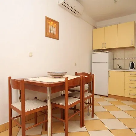 Ivan Dolac 8734d Appartement Jelsa (Hvar)